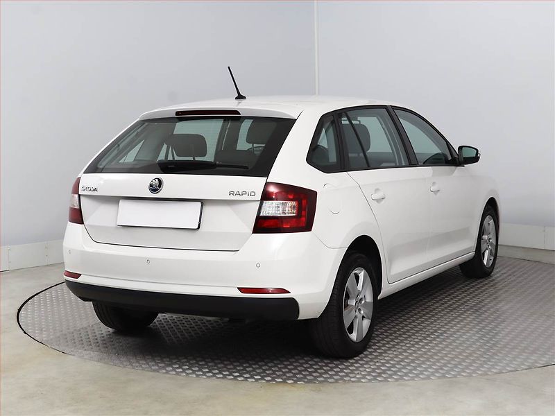 Škoda Rapid (2018) Spaceback 1.0 TSI, Serv.kniha - fotka 5 z 14