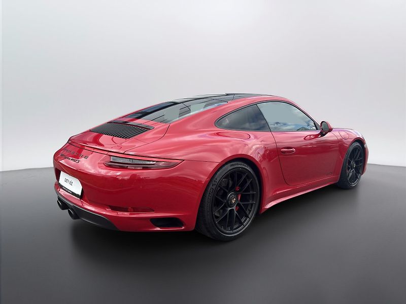 Porsche 911 Carrera 4 GTS Coupe - fotka 5 z 28