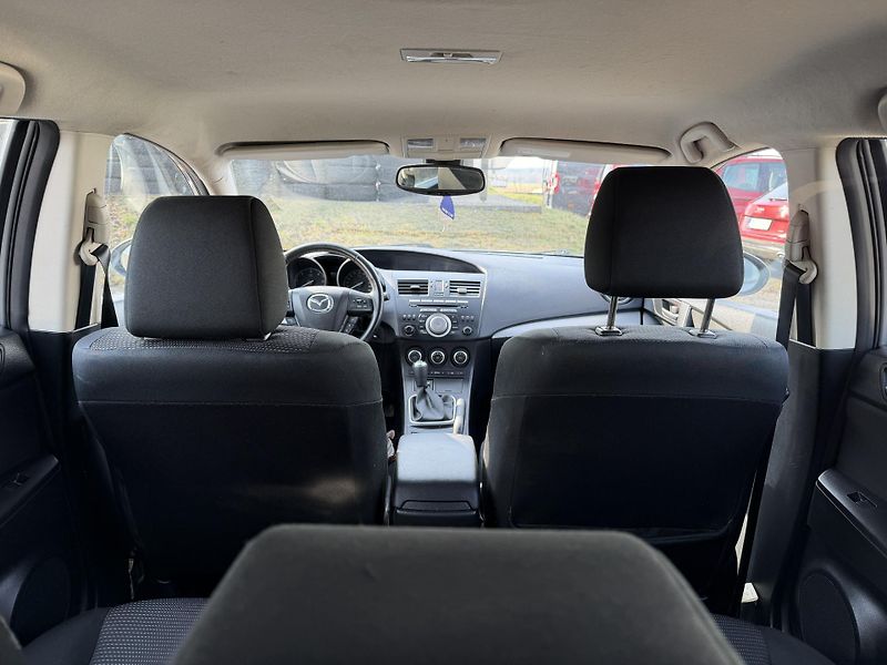 Mazda 3 2.2 D - fotka 10 z 19