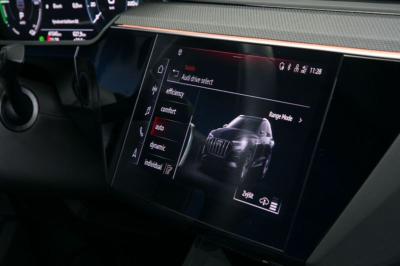 Audi e-tron 55 300kW Sportback Black Edice - fotka 35 z 47