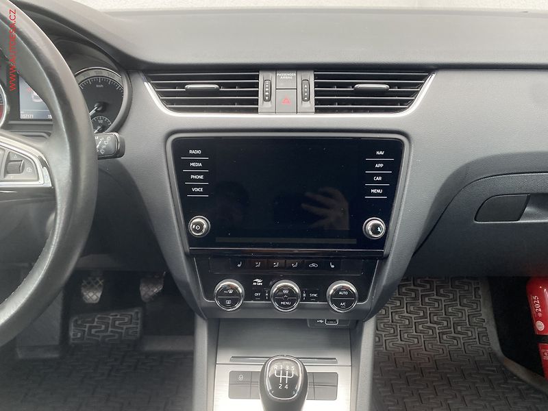 Škoda Octavia (2020) 1.6 TDi, Ambition, TZ, navi - fotka 12 z 18
