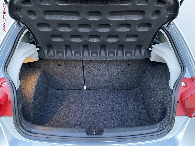 Seat Ibiza (2010) 1.6 TDi, AC, STK12/27 - fotka 7 z 16
