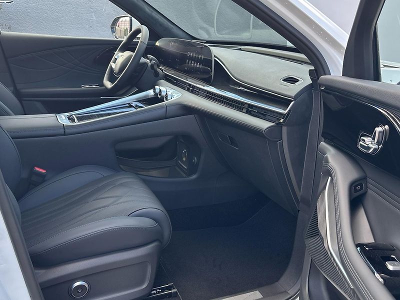 Omoda 9 (2026) PHEV 340kW AWD PREMIUM - fotka 15 z 38