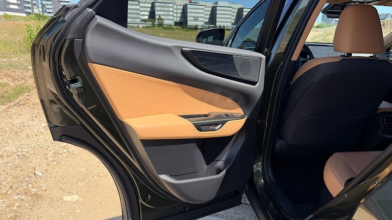 Lexus NX 450h plus 450H+ 2,5 PHEV PRESTIGE - fotka 25 z 30