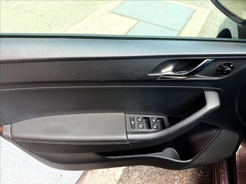 Škoda Rapid 1,2 TSi STYLE PLUS ČR - fotka 10 z 30