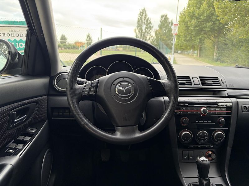 Mazda 3 1.6 Sport Active - fotka 22 z 26