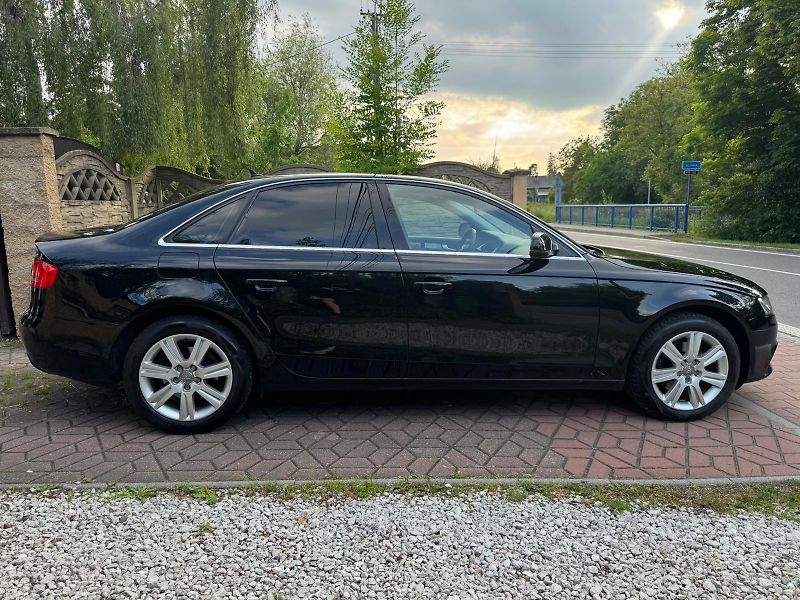 Audi A4 (2012) 2.0TDi ČR VÝBAVA SERVIS ČIDLA - fotka 24 z 26