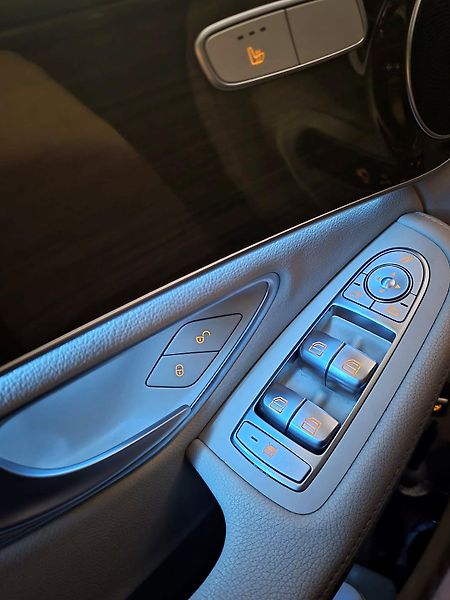 Mercedes-Benz GLC (2019) 4MATIC | 360° kamera | LED |  - fotka 34 z 34