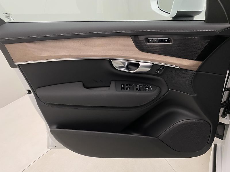 Volvo XC90 B5 AWD BRIGHT PLUS AUT CZ 7m - fotka 7 z 56