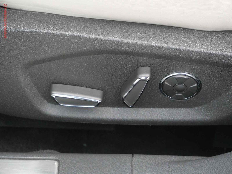 Ford Mondeo (2017) 2.0 EB, 2.maj,ČR, Titanium - fotka 12 z 29
