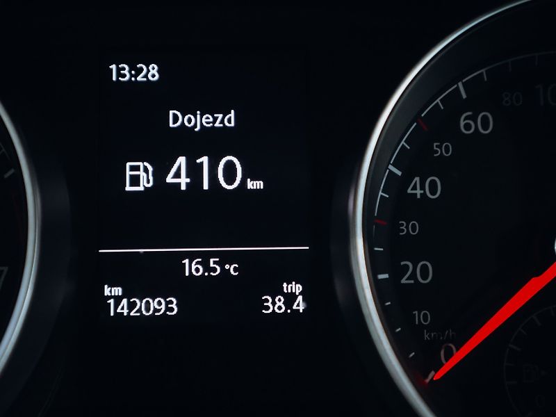 Volkswagen Golf 1.2 TSI - fotka 7 z 24