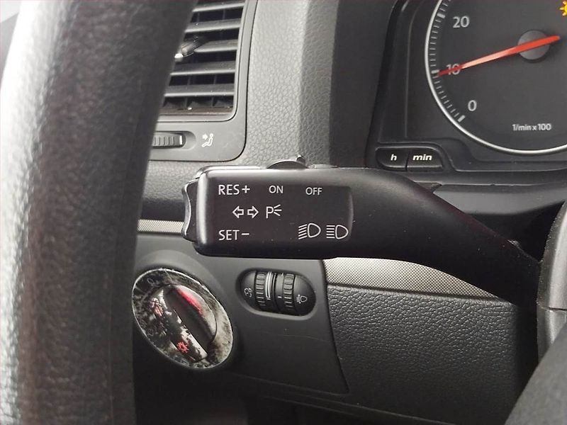 Volkswagen Golf (2006) 1.6, Serv.kniha, po STK - fotka 16 z 16