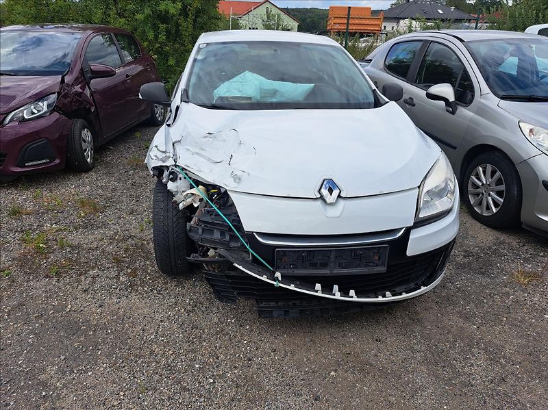 Renault Mégane 1,5 dCi - fotka 2 z 19