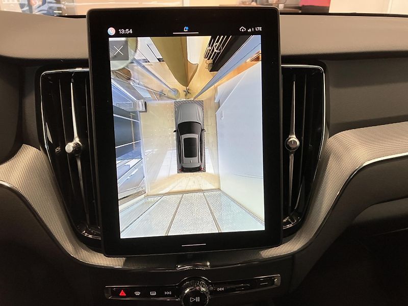Volvo XC60 T6 AWD Black Edition Plus AT8 - fotka 27 z 40