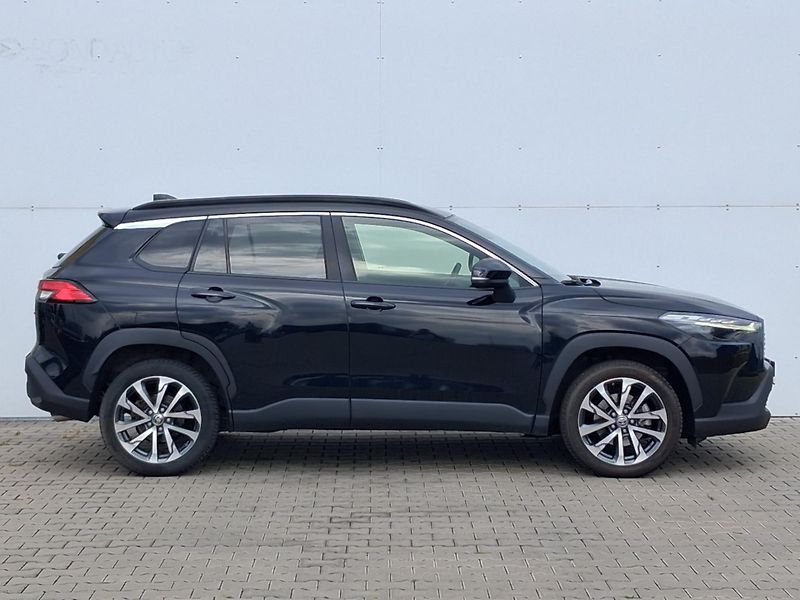 Toyota Corolla Cross 2.0 HSD e-CVT Style - fotka 8 z 21
