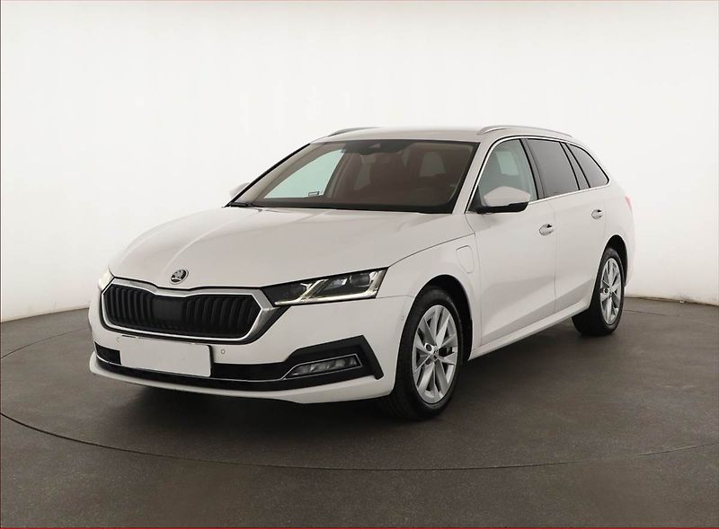 Škoda Octavia (2022) Style 1.4 TSI iV, Automat, ČR - fotka 2 z 27