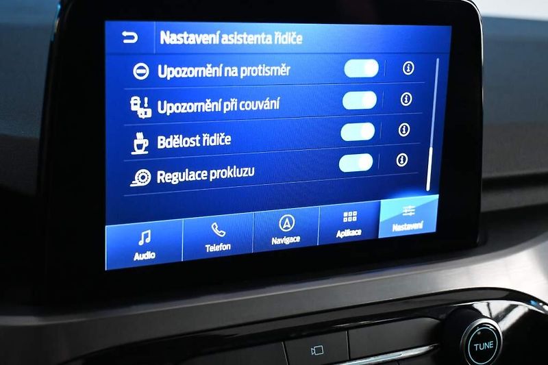 Ford Kuga (2021) 2.5 LED ACC Kamera Head-up Taž - fotka 10 z 42