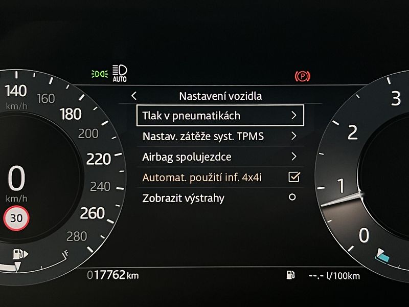 Land Rover Range Rover Evoque P250 DYNAMIC SE AWD AUT CZ - fotka 15 z 43