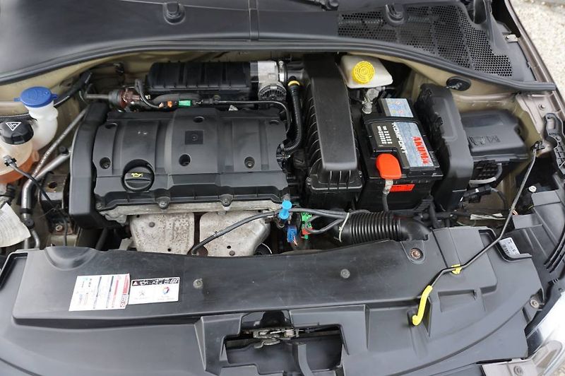 Peugeot 301 (2012) 1,6 1,Majitel  nové v ČR - fotka 20 z 29