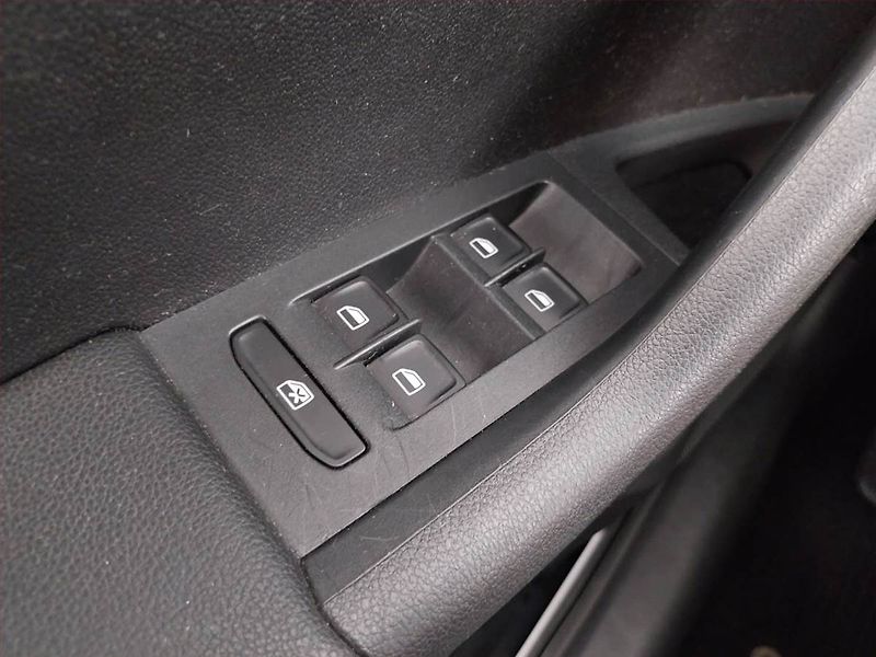 Škoda Octavia (2014) Ambition 1.4 TSI, Tempomat - fotka 18 z 19
