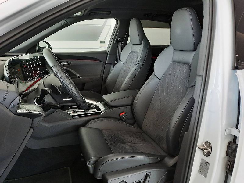 Audi Q5 (2025) 2.0 TDI quattro (150kW/204k) S - fotka 7 z 25