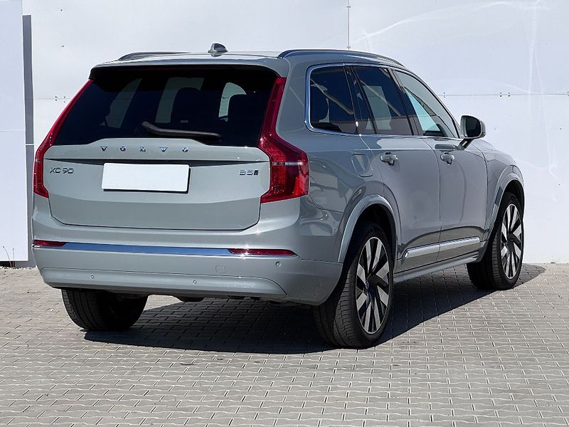Volvo XC90 Plus Bright B5 AWD 173kW - fotka 6 z 31