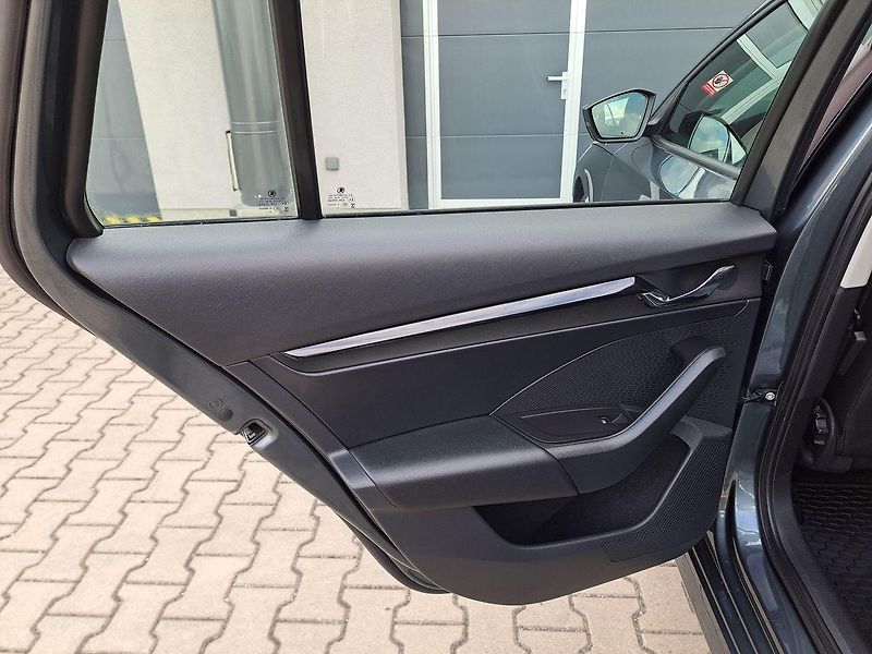 Škoda Octavia (2020) 1.0 TSI Business Ed., ZÁRUKA - fotka 30 z 36