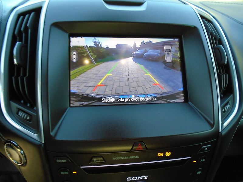 Ford Galaxy 2.5 Duratec FHEV Vignale 7Míst - fotka 25 z 47