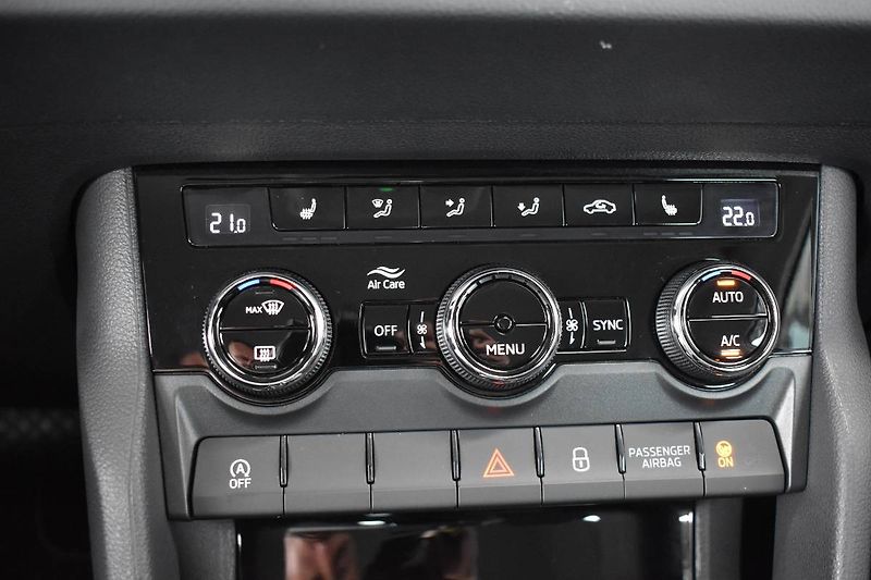 Škoda Karoq (2023) 1,5 TSI 110kW tažné - fotka 12 z 27