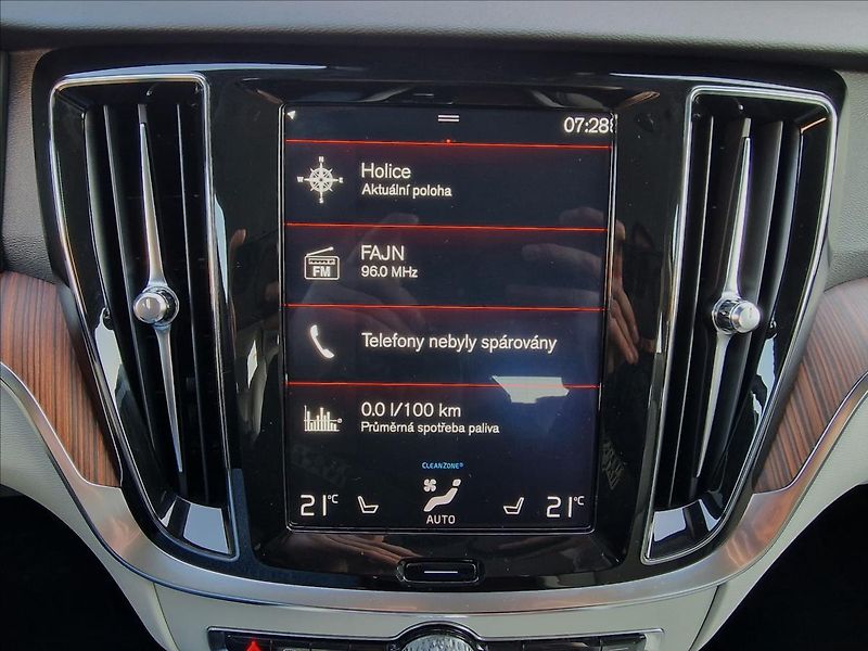 Volvo V60 D4 Cross Country AWD,ČR,1.Maj - fotka 30 z 50