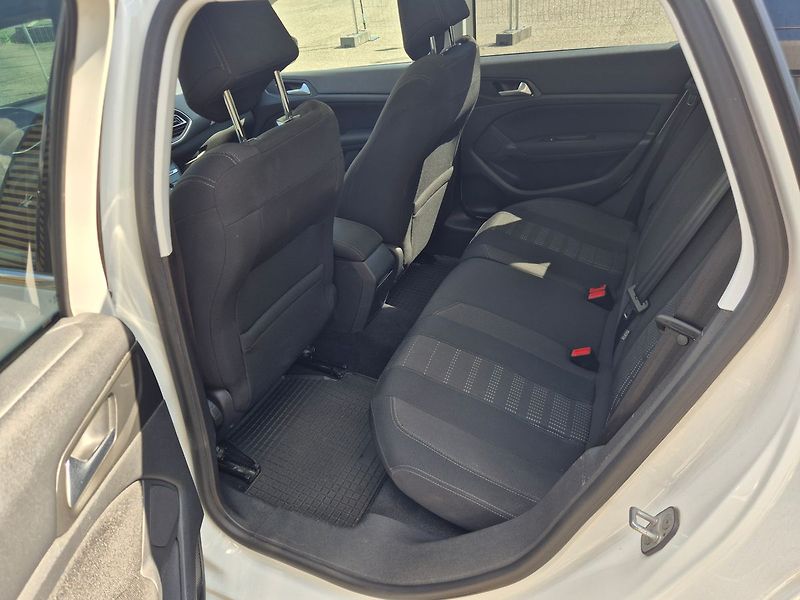 Peugeot 308 1.6HDi 88kW, odpočet DPH - fotka 23 z 25