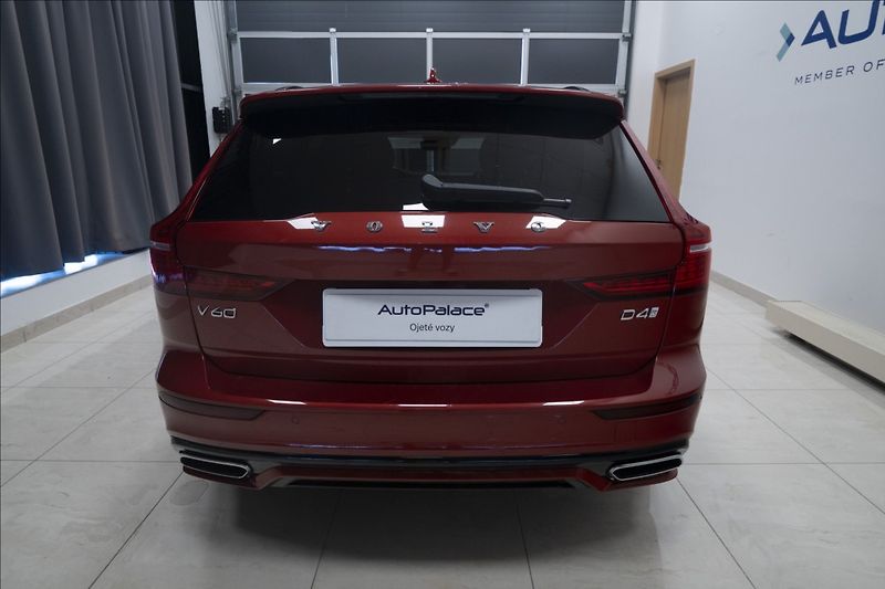 Volvo V60 2,0 D4 R-DESIGN NAVI KAMERA ČR - fotka 5 z 40