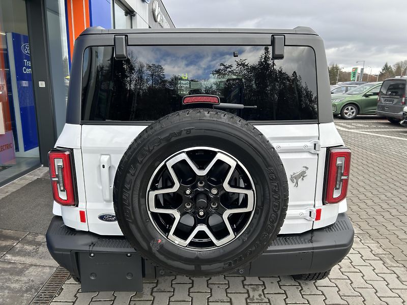 Ford Bronco 2.7 EcoBoost 246kW OUTER BANKS - fotka 6 z 32