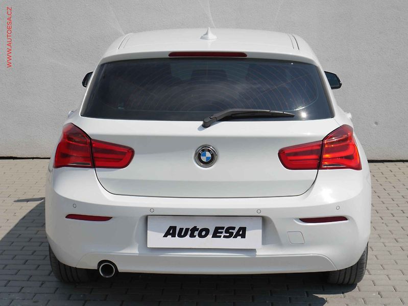 BMW Řada 1 (2015) 1.5D, Navigace, výhřev - fotka 5 z 22