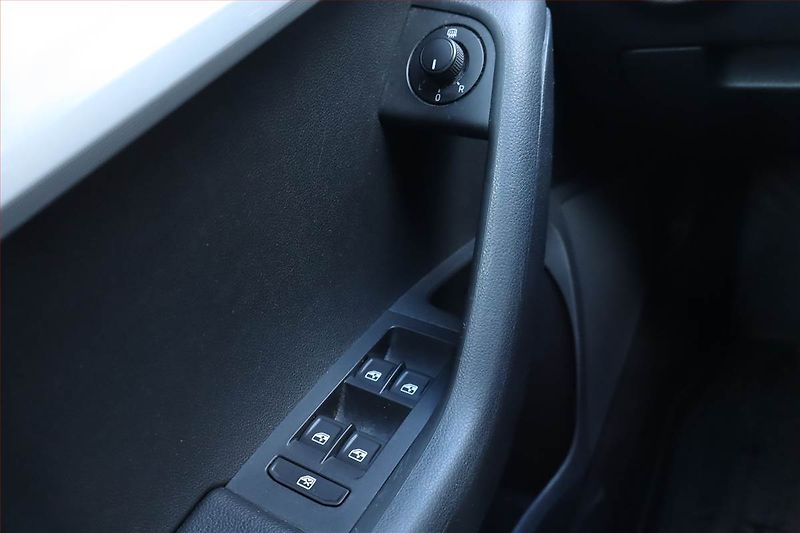Škoda Octavia (2015) 1.6 TDI, Tempomat - fotka 17 z 21