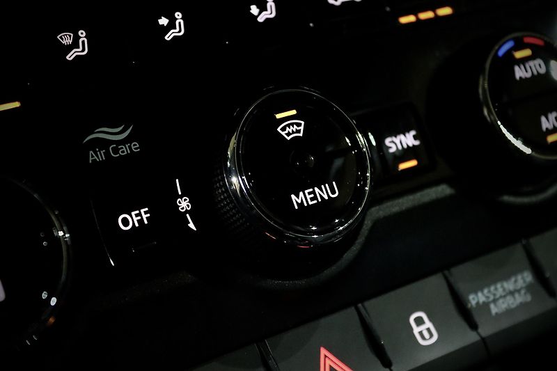 Škoda Karoq 1.5 TSI 110 kW - fotka 28 z 38