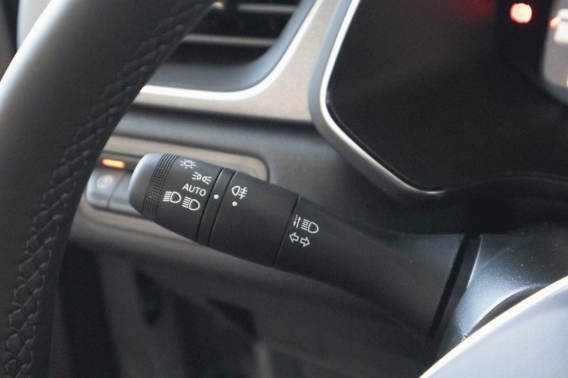 Renault Captur (2026) Techno mildhybrid 140 EDC - fotka 26 z 43