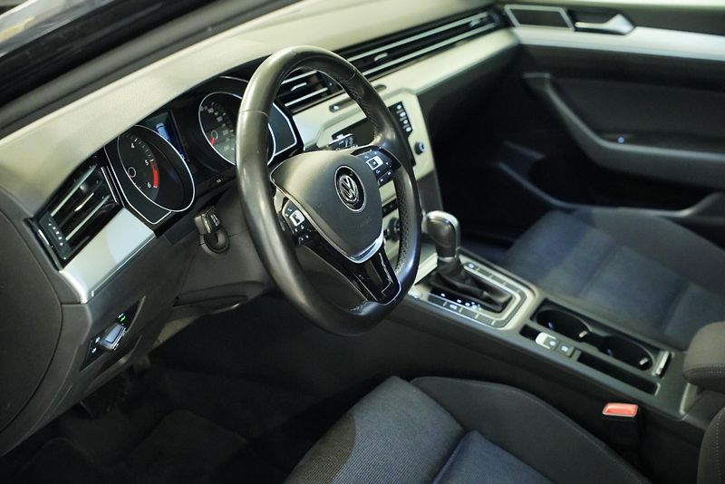 Volkswagen Passat - fotka 15 z 28