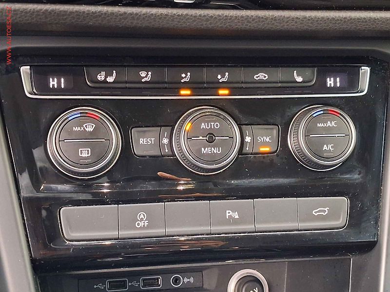 Volkswagen Touran (2019) 2.0 TDi, 2.maj,ČR, DSG, LED - fotka 15 z 16