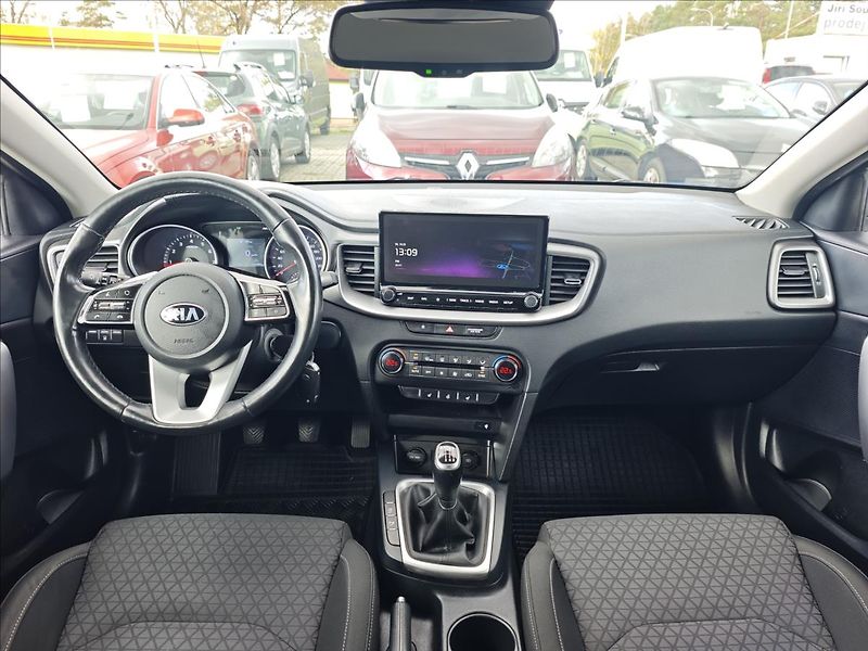 Kia Ceed SW 1,4 T-GDI  TOP - fotka 15 z 22