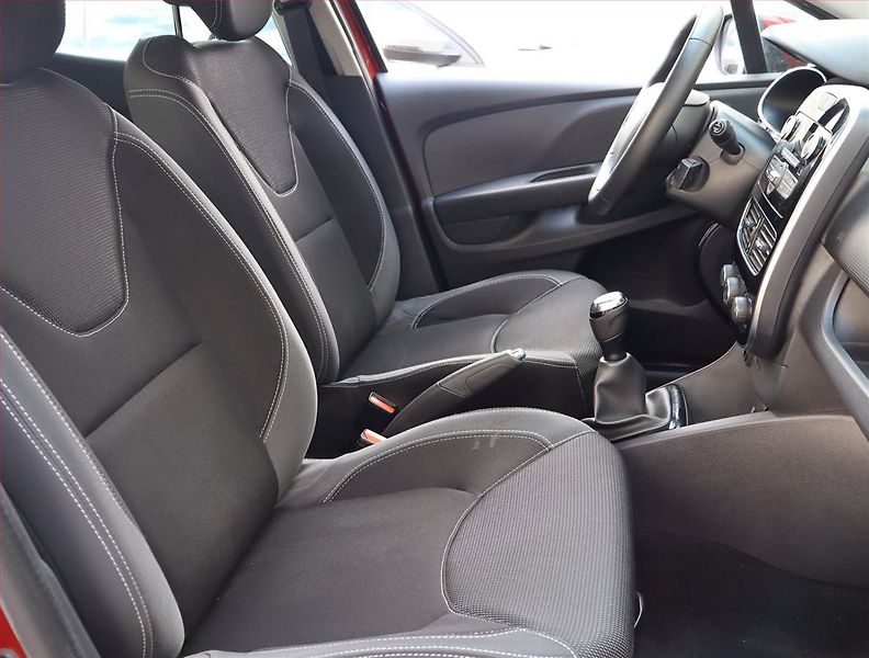 Renault Clio (2017) 1.2 16V, Tempomat - fotka 9 z 20