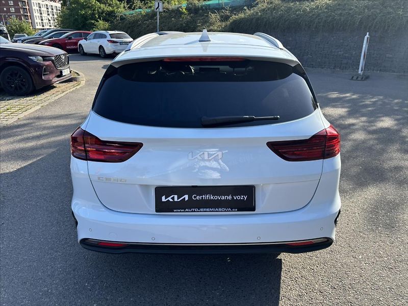 Kia Ceed 1,5 TGDi AT TOP ZÁRUKA ADAPTIV - fotka 4 z 45