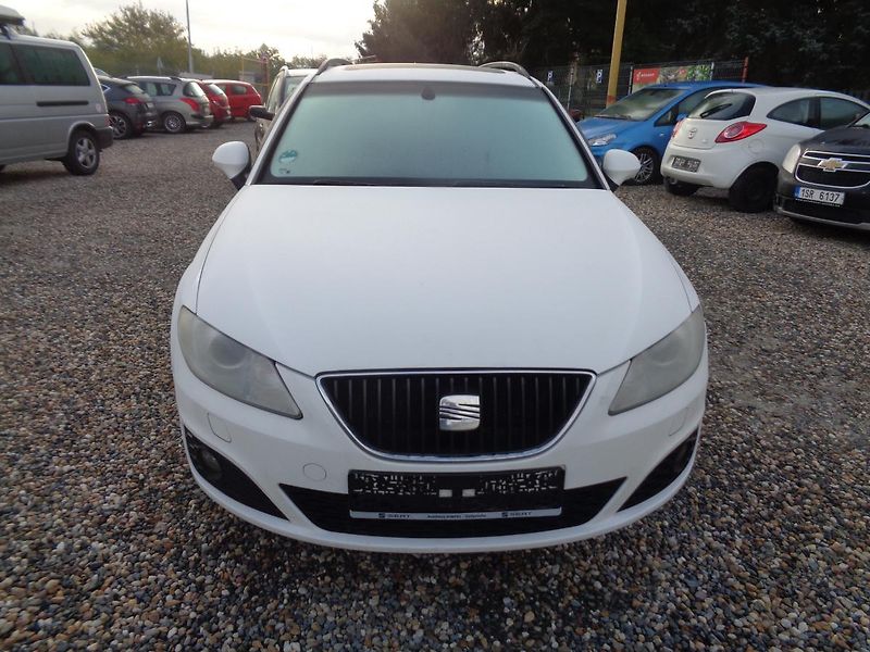 Seat Exeo 2,0 TDI - fotka 2 z 17