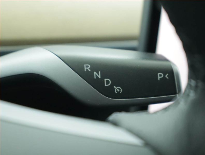 Tesla Model Y (2022) Long Range AWD 79kWh, SoH 89% - fotka 13 z 24
