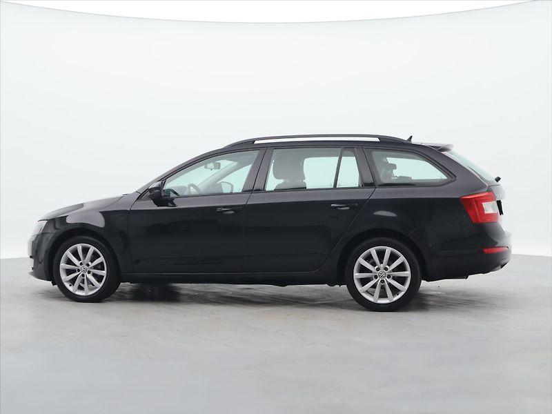 Škoda Octavia 2,0 TDI DSG Ambition 1.Maj. - fotka 4 z 29