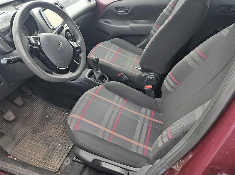 Peugeot 108 1,0 i - fotka 12 z 28