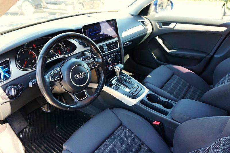 Audi A4 (2013) S-LINE 2,0 TDI 130 kW - fotka 34 z 63
