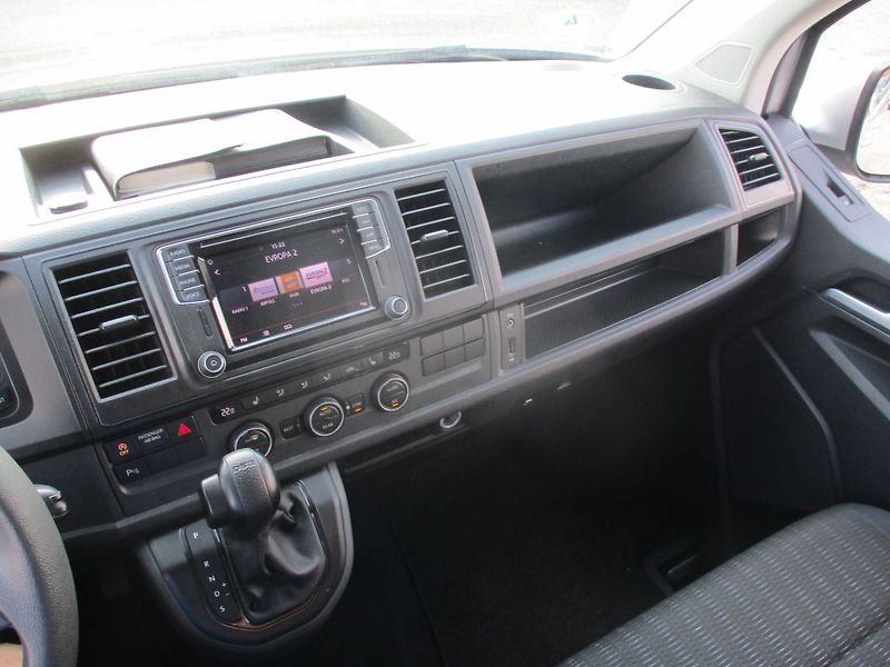 Volkswagen Caravelle T6 2.0 TDI 110kw  9 míst,Navi, - fotka 13 z 31