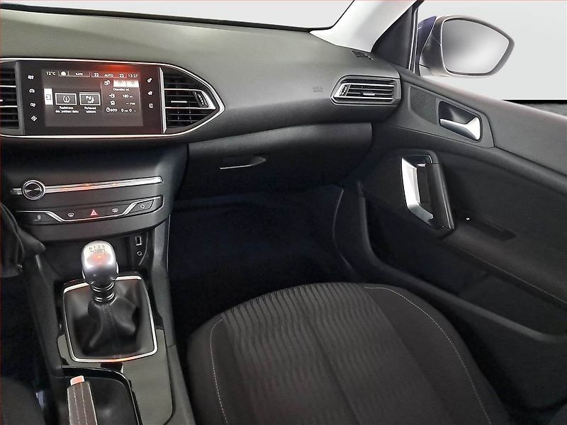 Peugeot 308 (2015) 1.6 BlueHDi, Tempomat - fotka 8 z 21