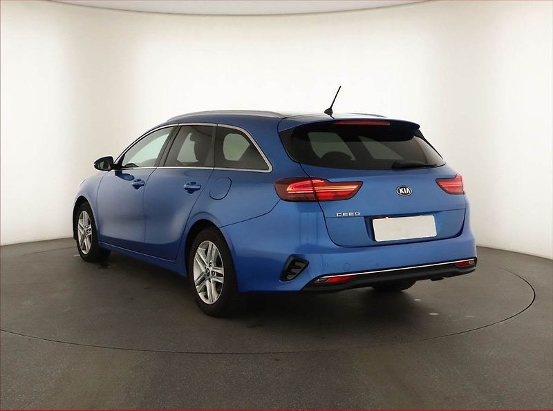 Kia Ceed (2019) 1.6 CRDi, Tempomat - fotka 4 z 13